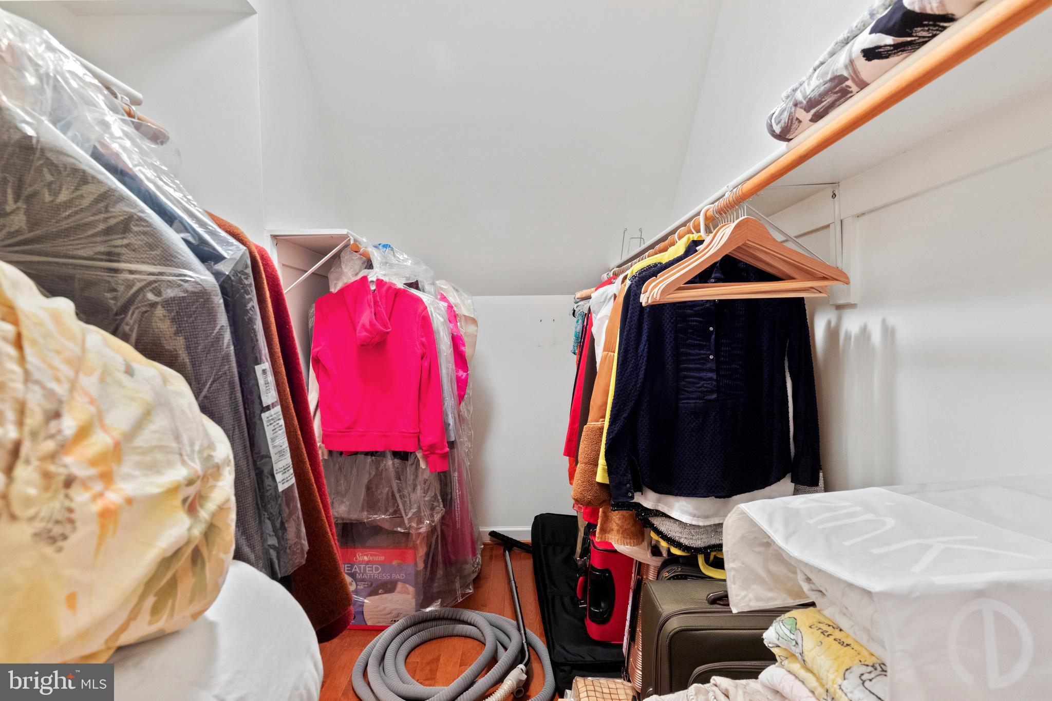 FOXHALL OF MCLEAN - Residential