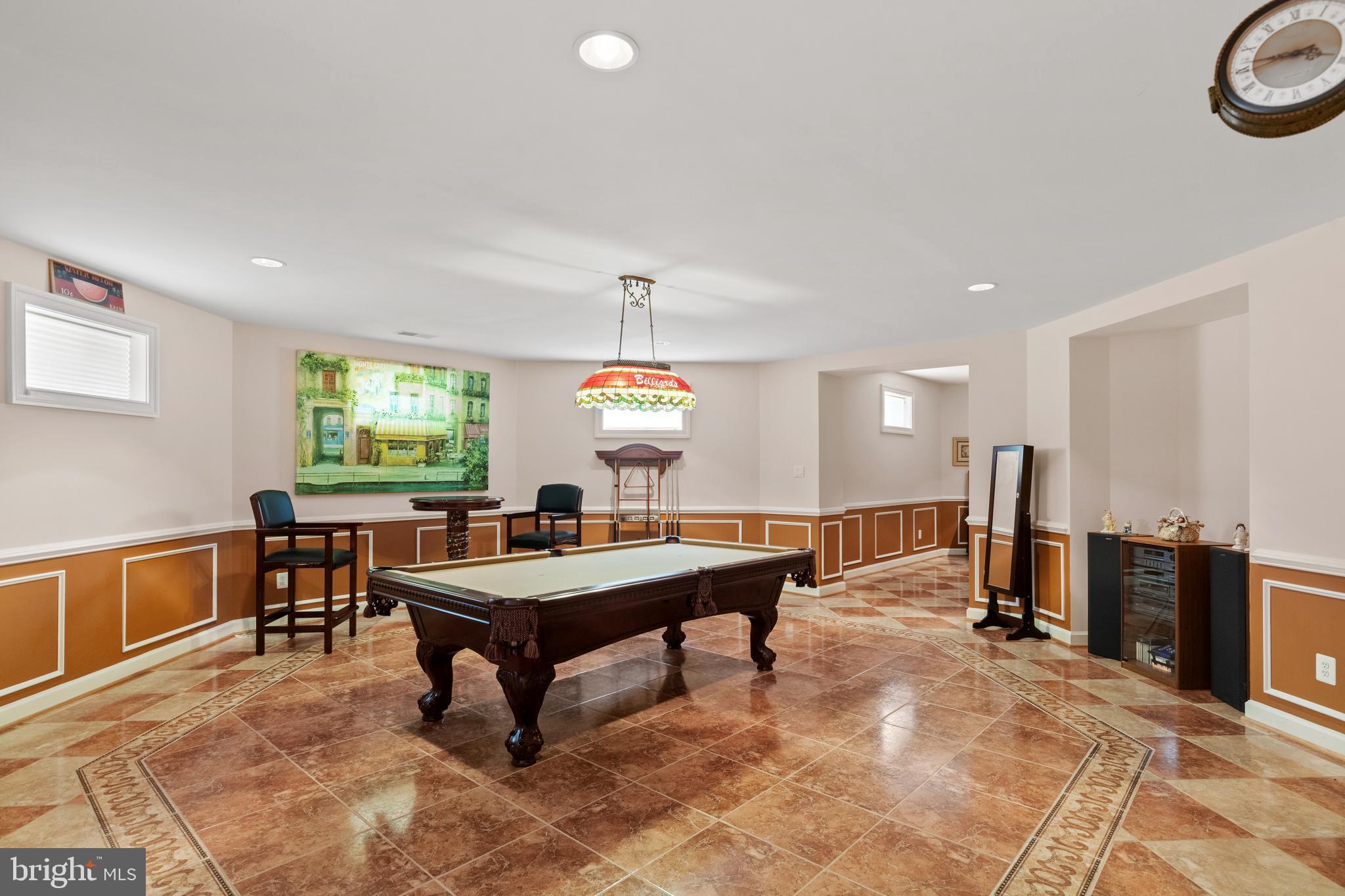 FOXHALL OF MCLEAN - Residential