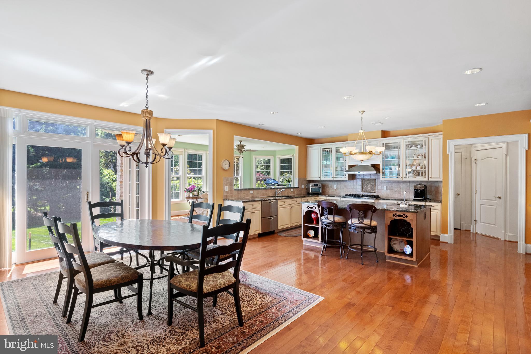 FOXHALL OF MCLEAN - Residential