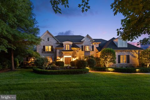 8301 FOX HAVEN DRIVE MCLEAN VA 22102