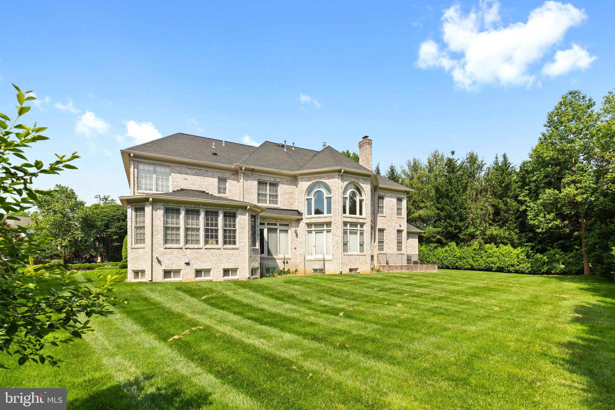 FOXHALL OF MCLEAN - Residential