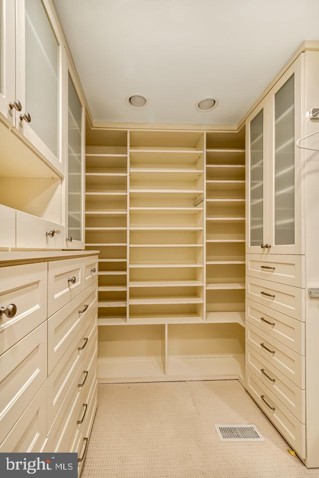 COLONY HILL - Residential