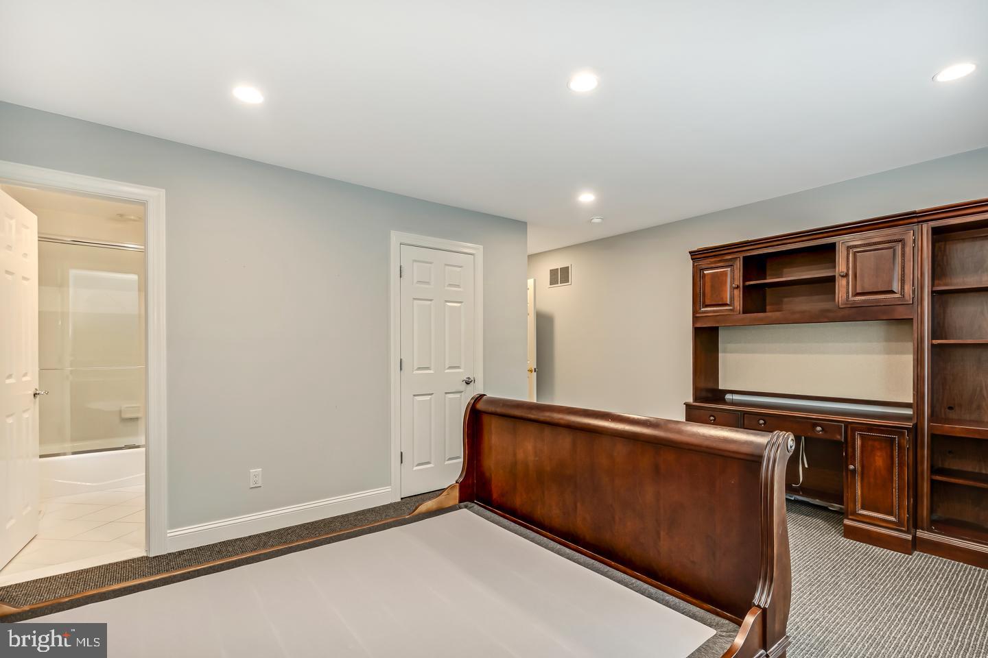 COLONY HILL - Residential