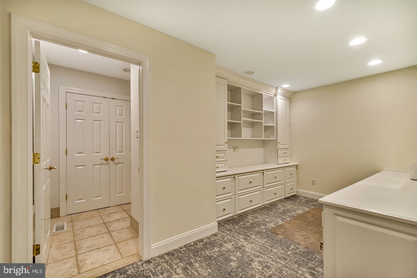 COLONY HILL - Residential