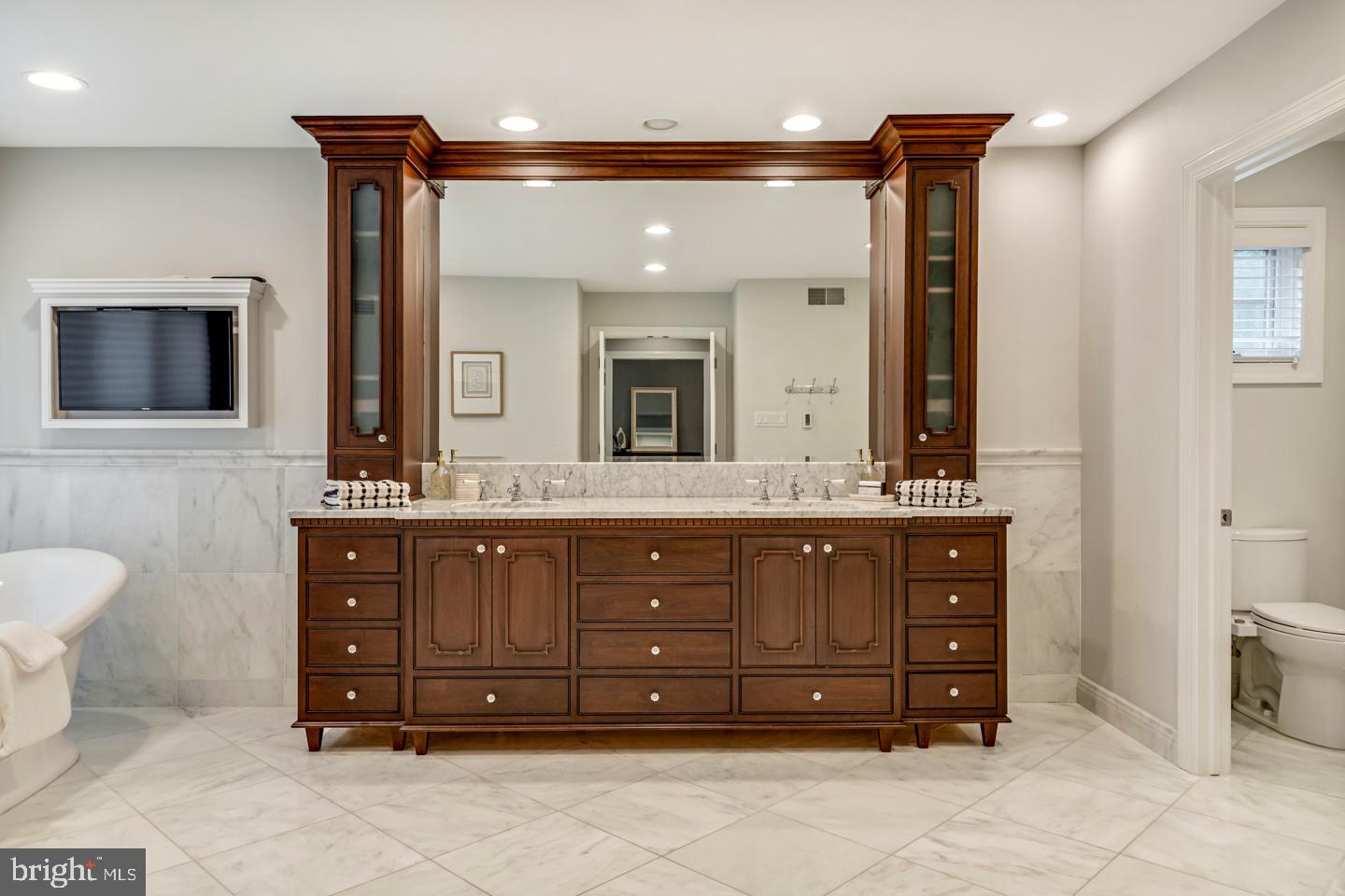 COLONY HILL - Residential