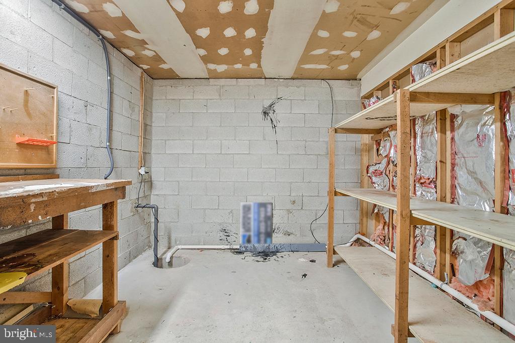 WHITEHURST - Residential