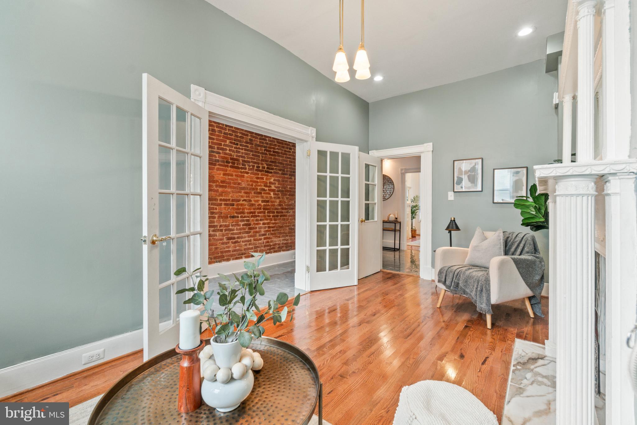RESERVOIR HILL - Residential
