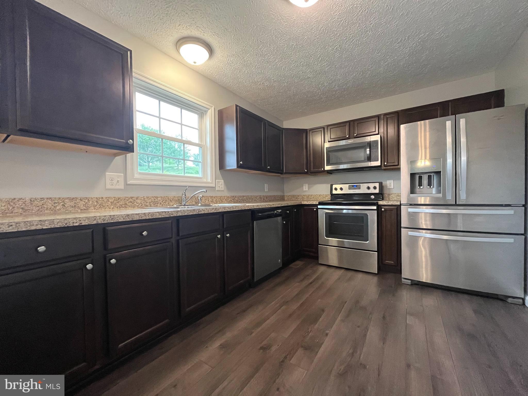 PEBBLE RIDGE - Residential