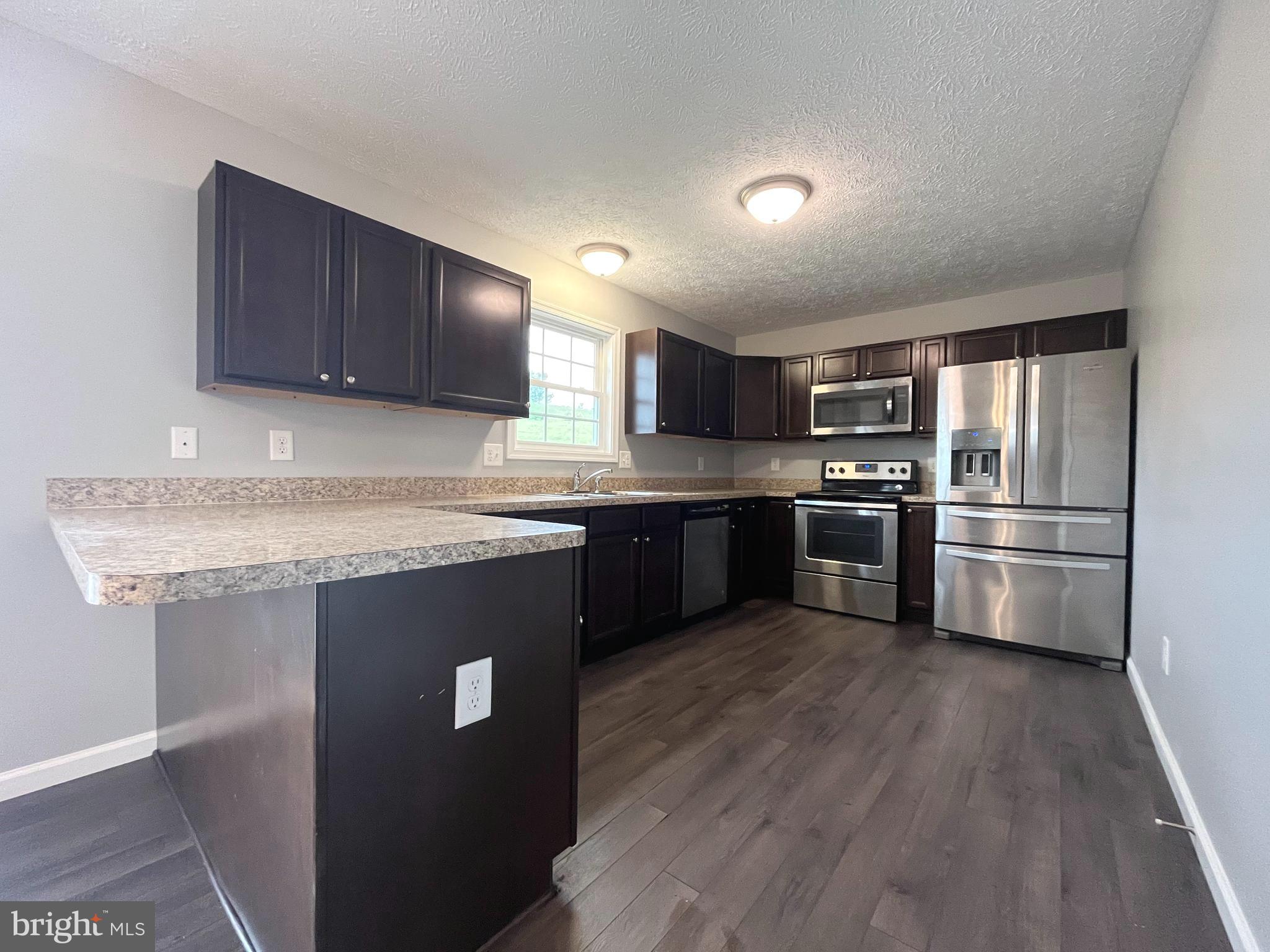 PEBBLE RIDGE - Residential