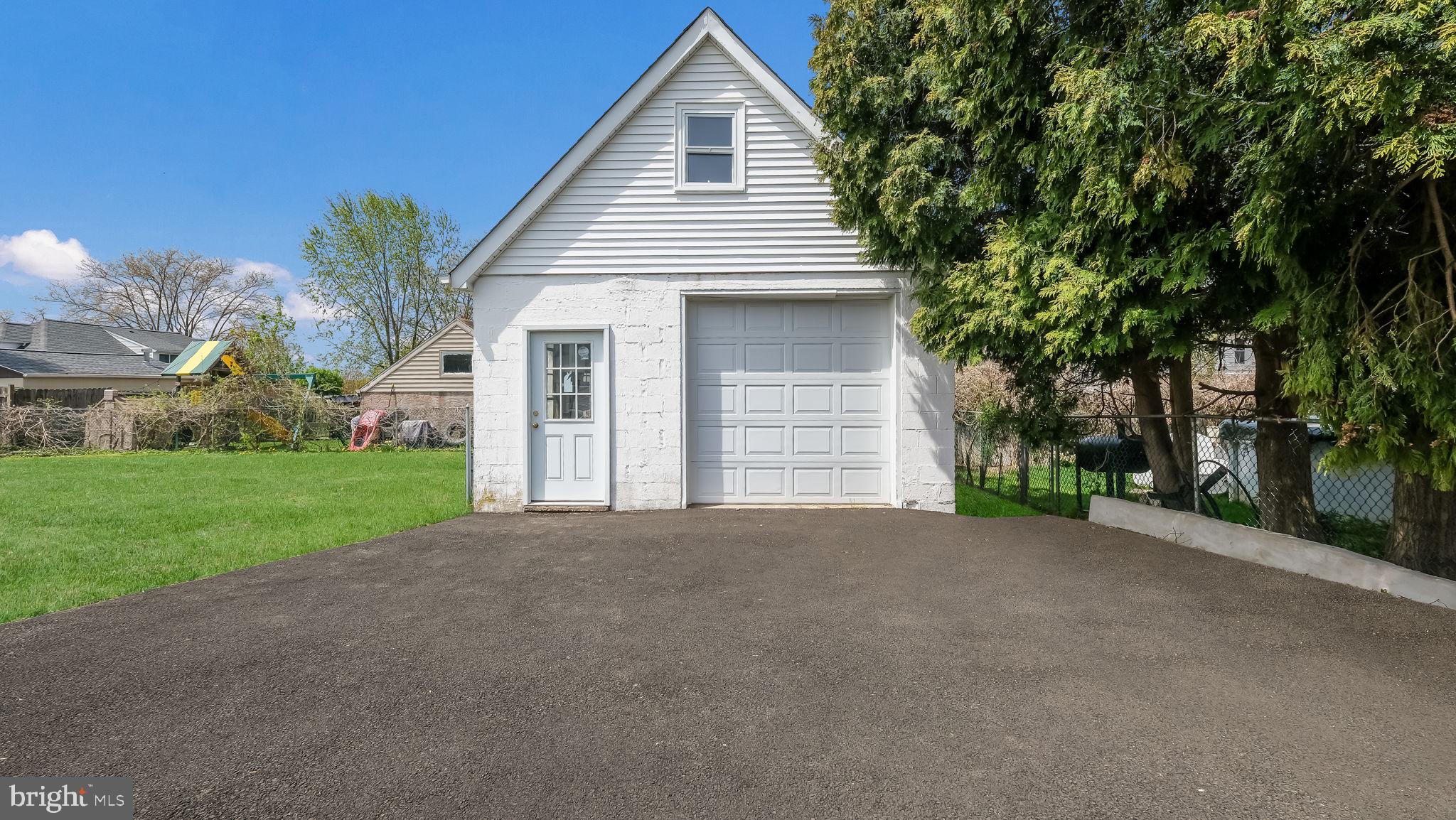 WILLOW WOODS - Residential