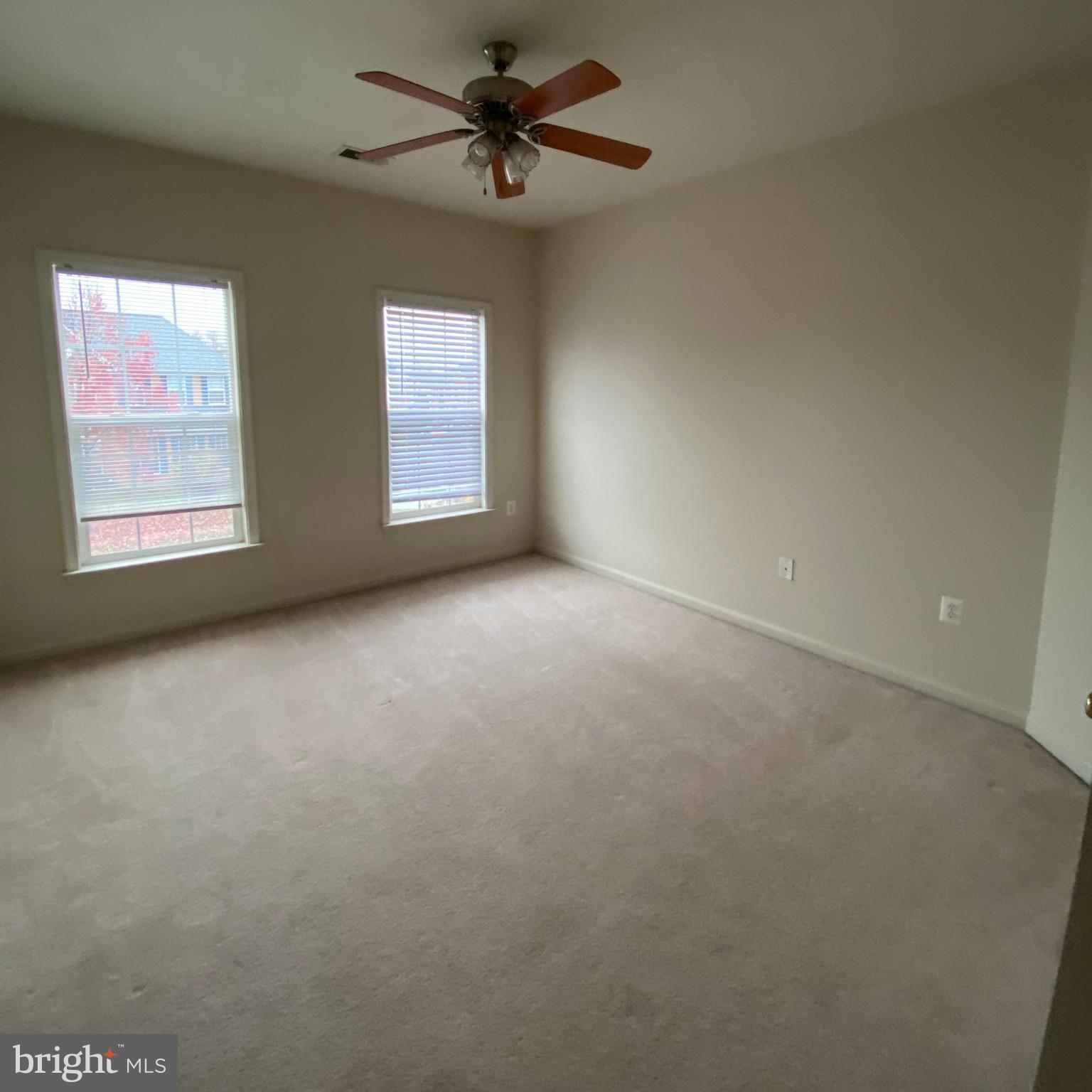 BROAD RUN OAKS - Residential Lease