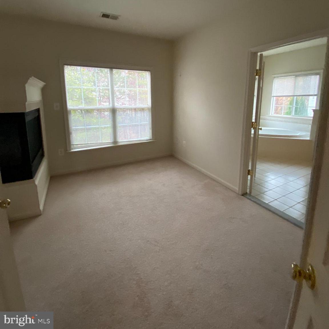 BROAD RUN OAKS - Residential Lease