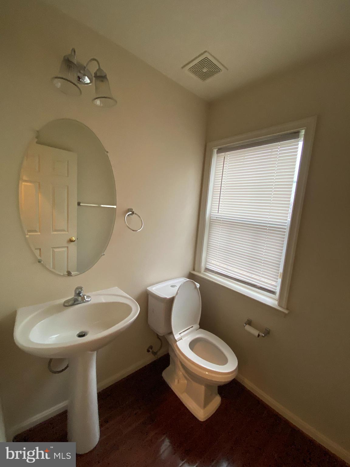 BROAD RUN OAKS - Residential Lease