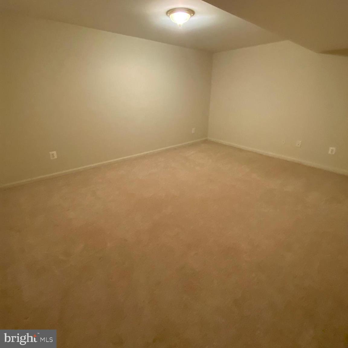 BROAD RUN OAKS - Residential Lease