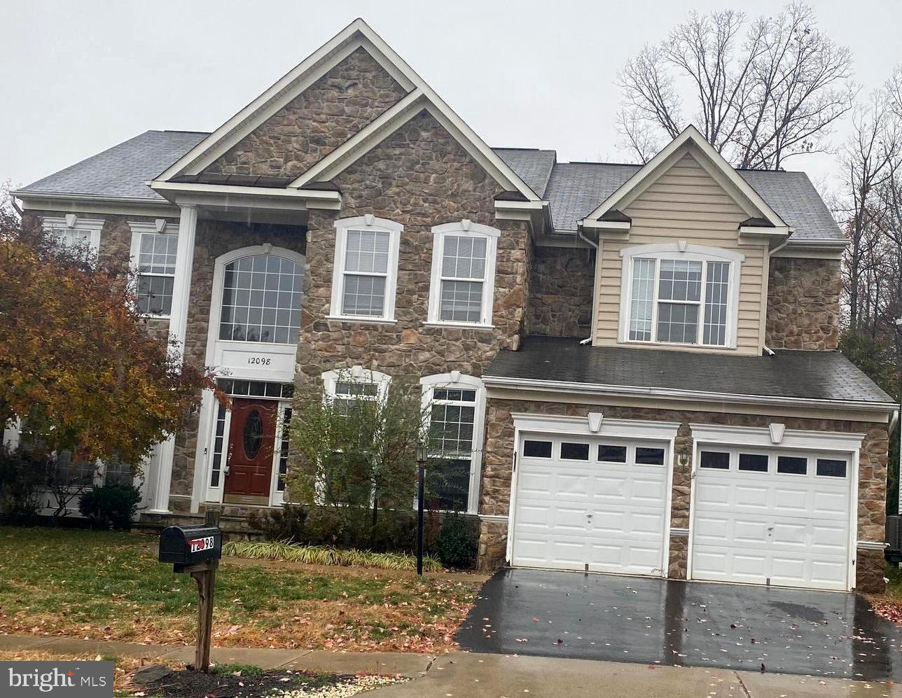 BROAD RUN OAKS - Residential Lease