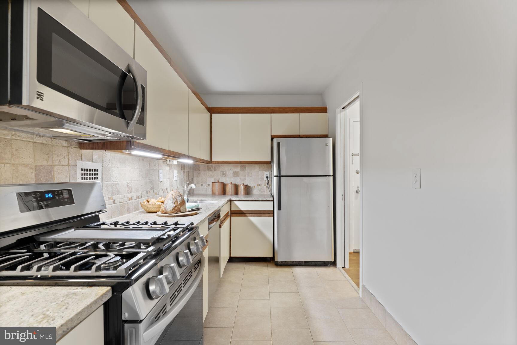 FRIENDSHIP HEIGHTS - Residential Lease