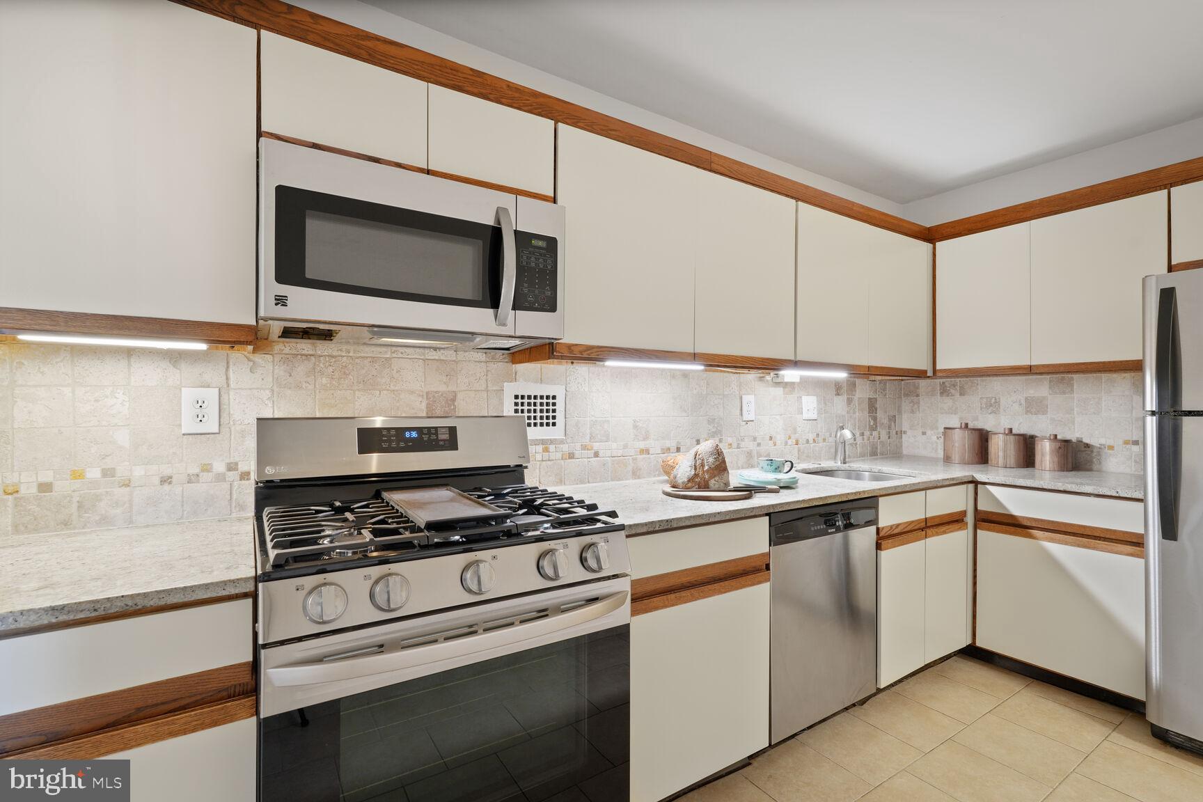 FRIENDSHIP HEIGHTS - Residential Lease