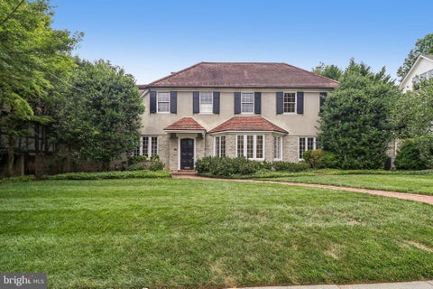Photo of 2920 44th Place NW, WASHINGTON, DC 20016 (MLS # DCDC2269500)