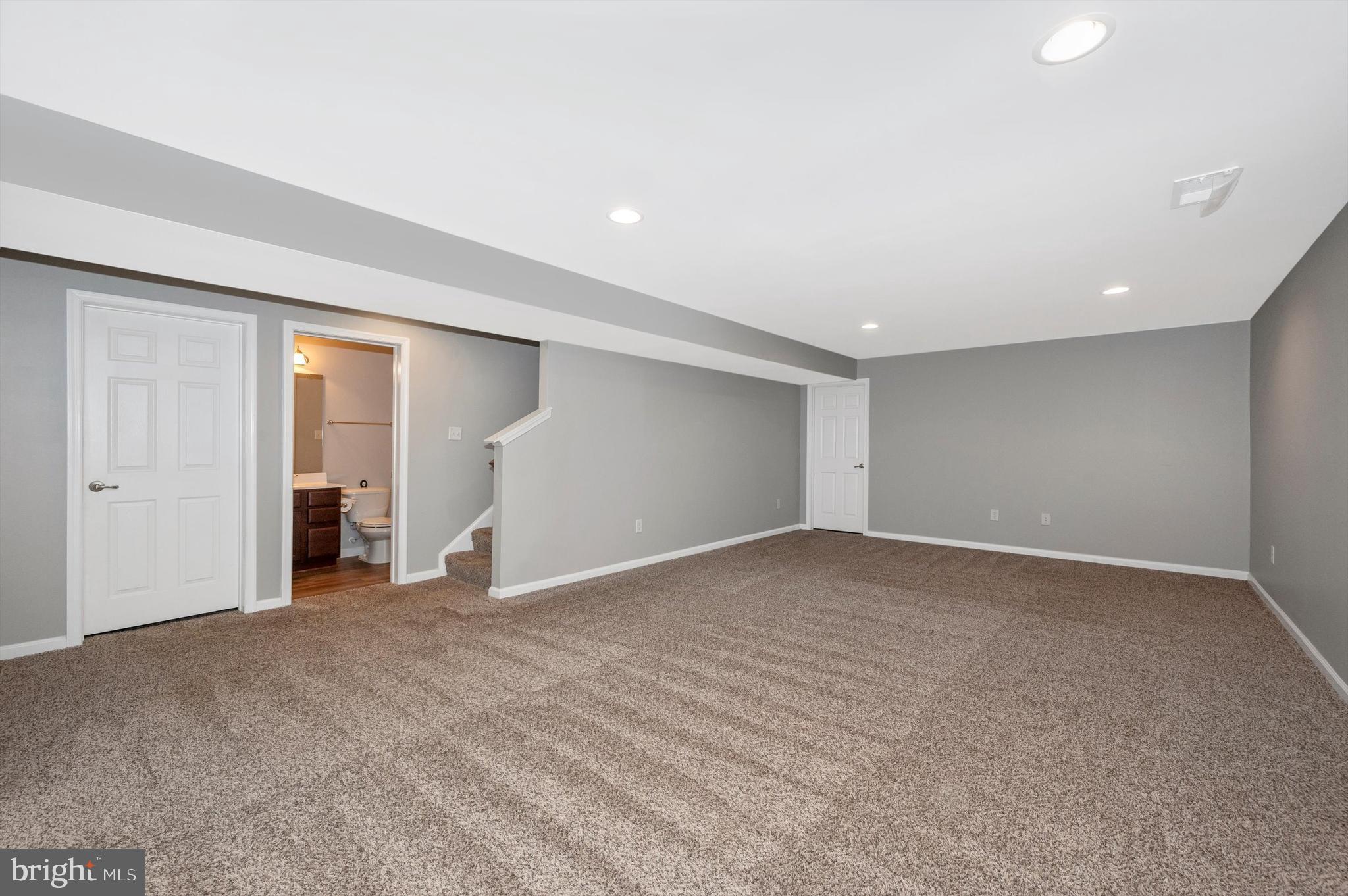 DEMORY FARM - Residential