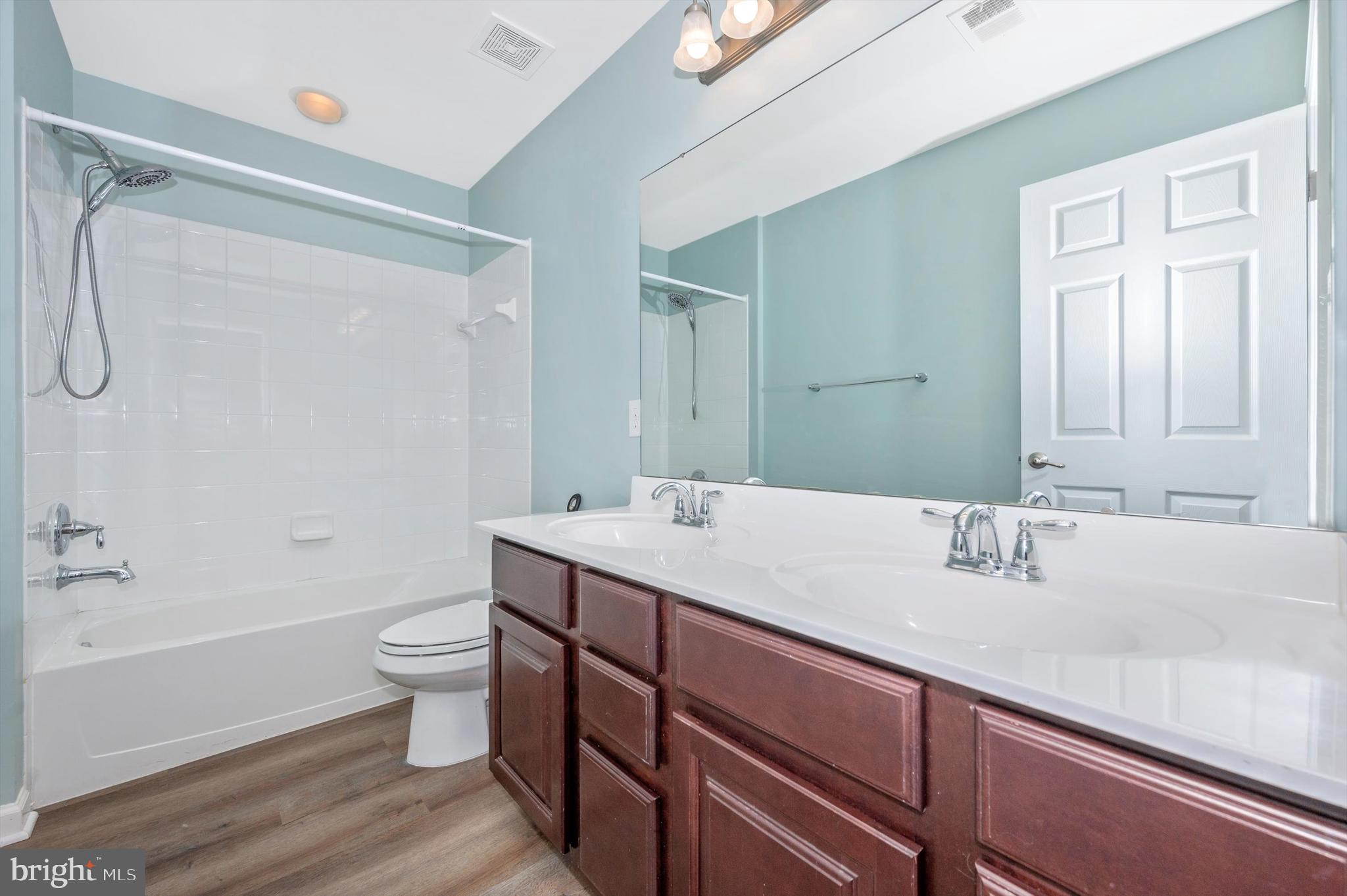 DEMORY FARM - Residential