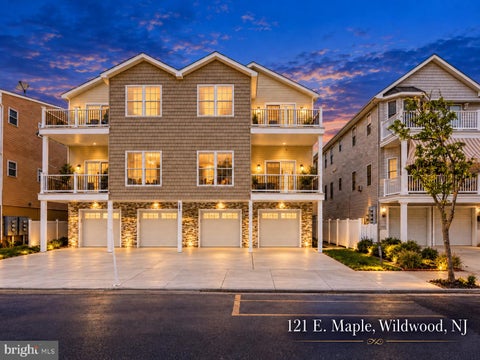 Townhouse For Sale - 121 E Maple Avenue #2<br/> WILDWOOD, NJ 08260