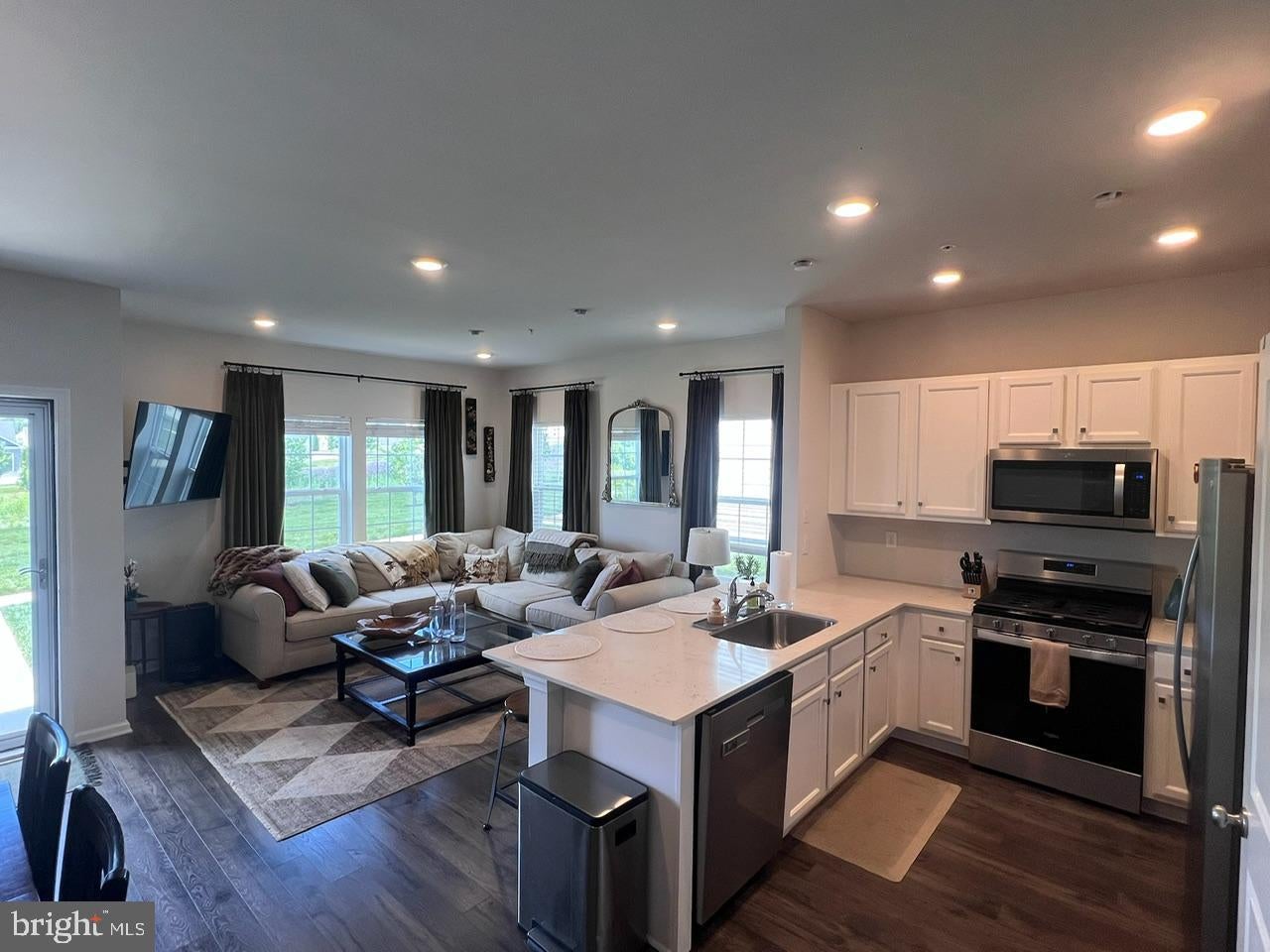 858 COTREL LANE