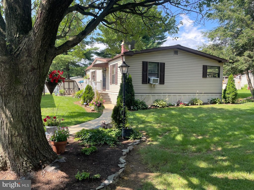 Photo of 731 FALLON DR, LANCASTER, PA 17601 (MLS # PALA2038170)