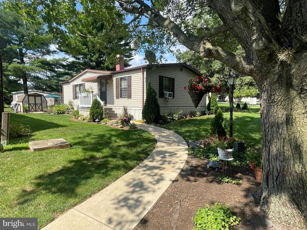 Photo of 731 FALLON DR, LANCASTER, PA 17601 (MLS # PALA2038170)