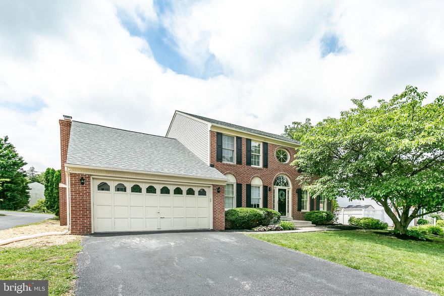 Incredible opportunity to purchase this beautifully renovated 4 bedrm 4 bath home in Northwind Farms II w/ 2 car garage, 2 sty foyer, open kitchen w/ stainless appl`s two toned granite, Lg island & Breakfast area w/ Bay window, sunken family rm cathedral ceilings, Brick fireplace, French doors w/ transom to patio and fenced in backyard! Lg Mst Bedroom w/ cathedral ceilings, walk-in closets, dbl bowl vanity, sep show and corner jet tub, Great size bedroom`s, Fully finished basement w/ bath and playroom!