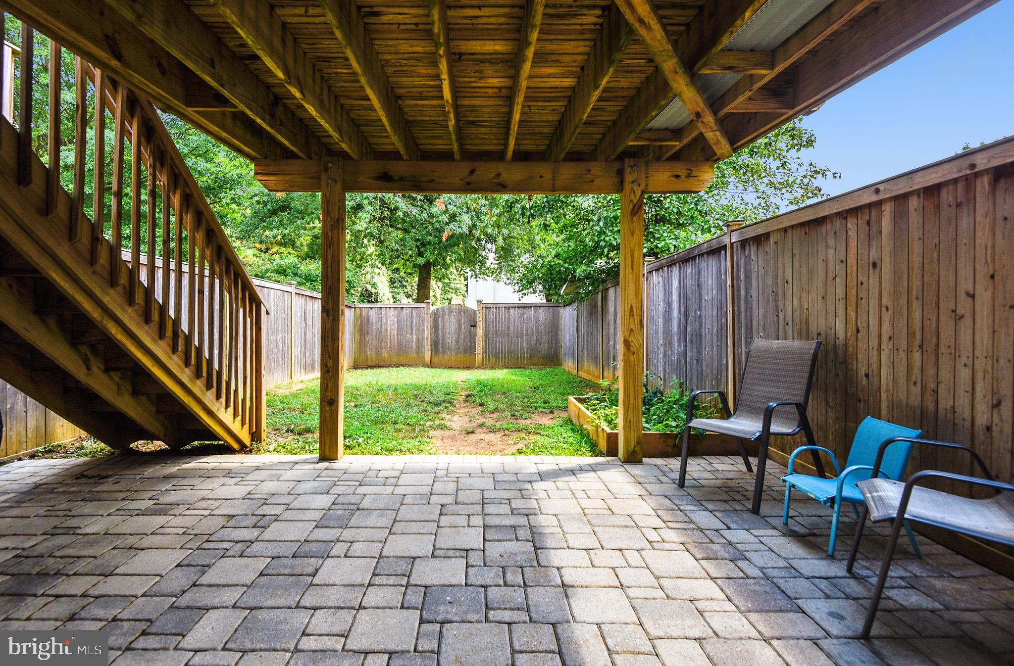 WHISPERING WOODS - Residential