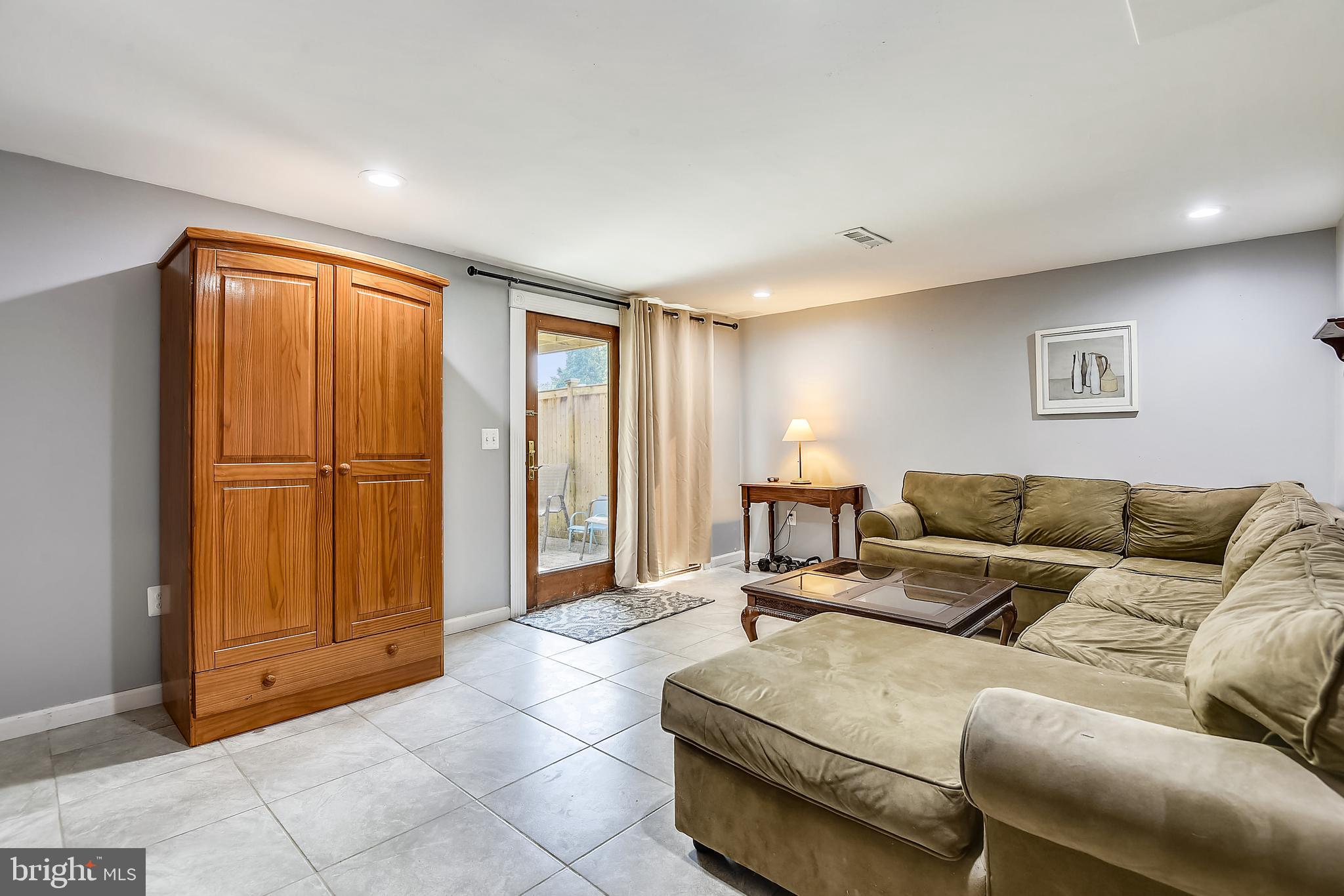 WHISPERING WOODS - Residential