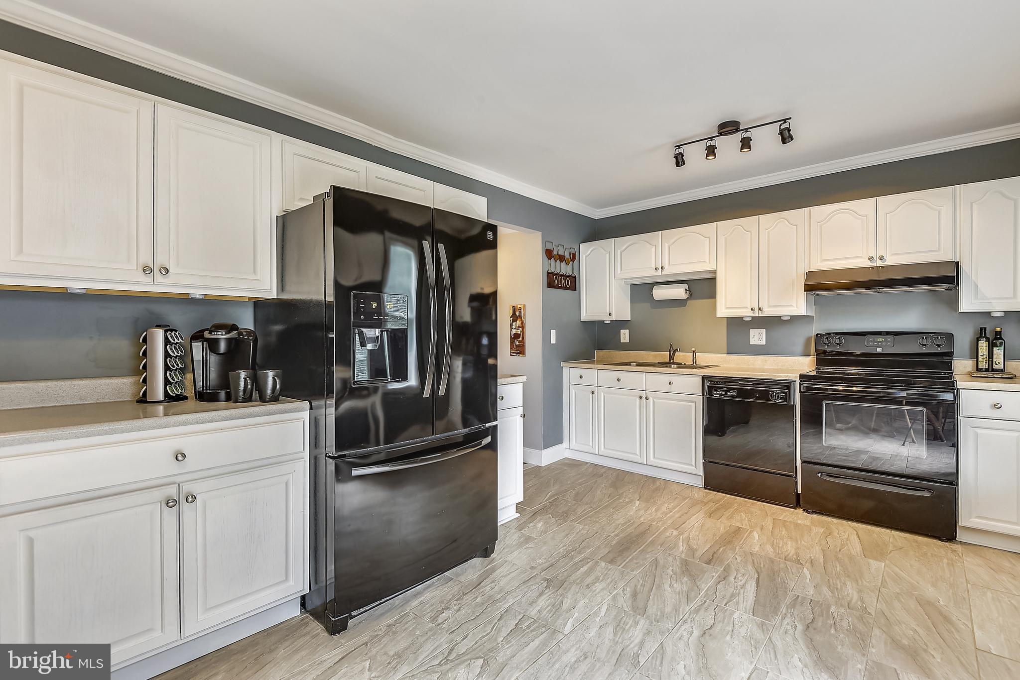 WHISPERING WOODS - Residential