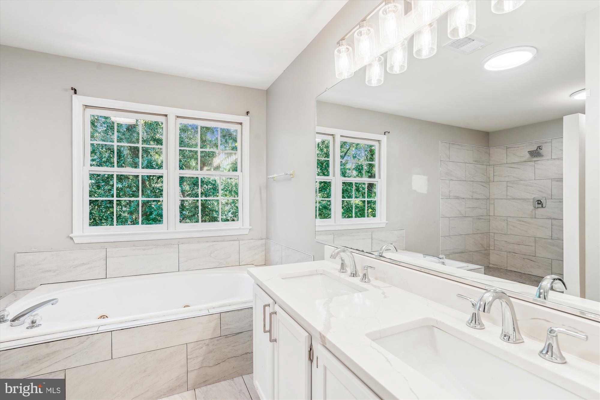 CLIFTON FARM - Residential