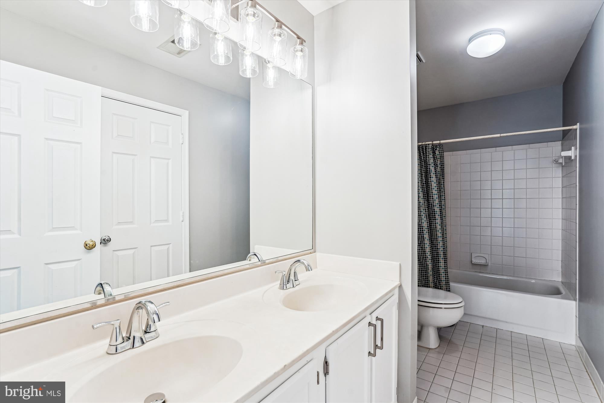 CLIFTON FARM - Residential