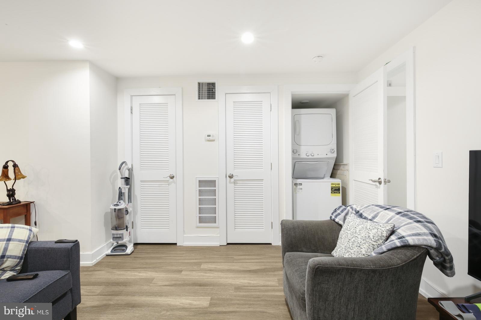 FAIRMOUNT - Residential Lease