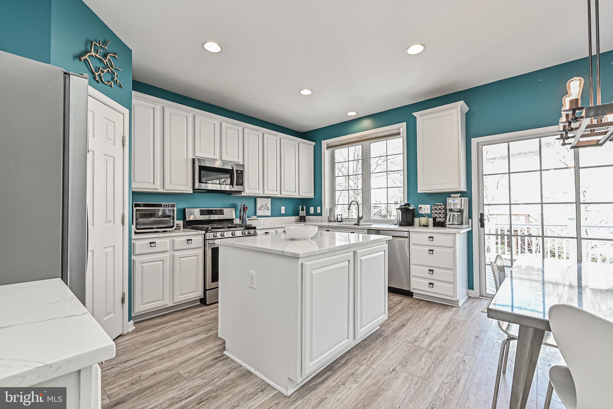 CASCADES/POTOMAC - Residential