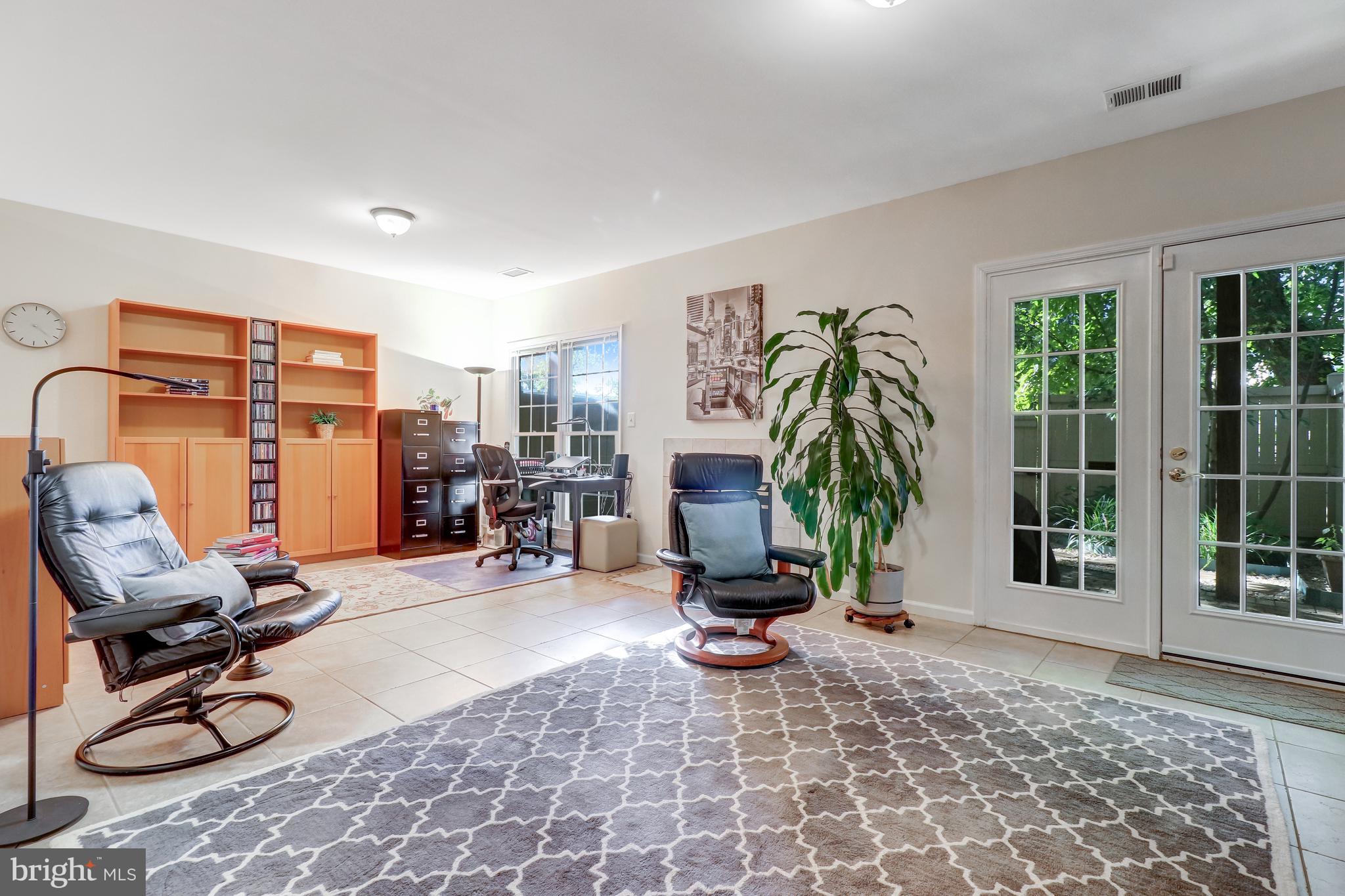 CHANCERY SQUARE - Residential