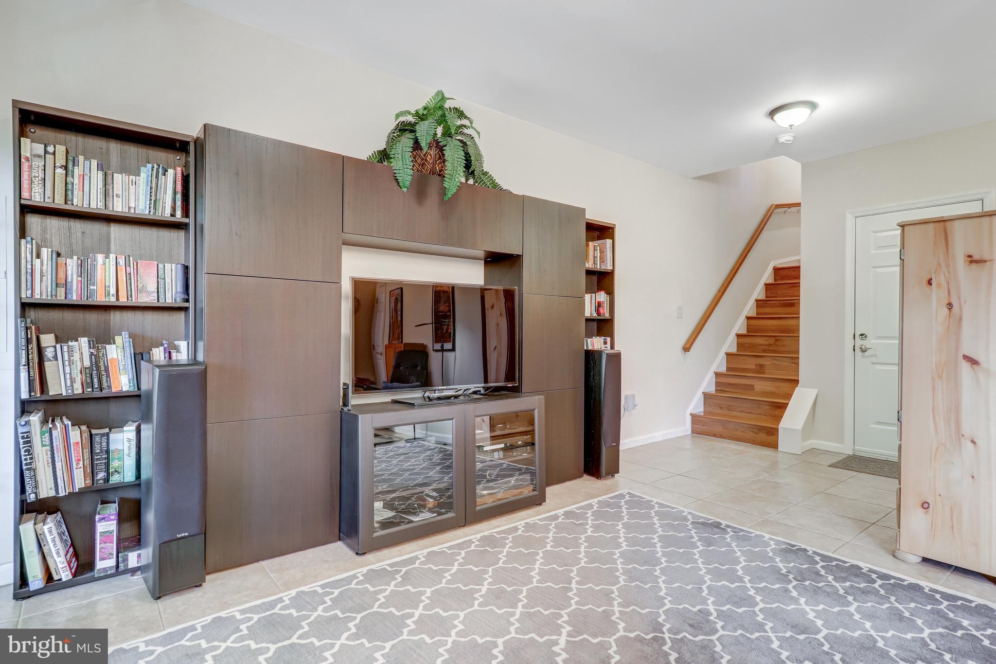 CHANCERY SQUARE - Residential