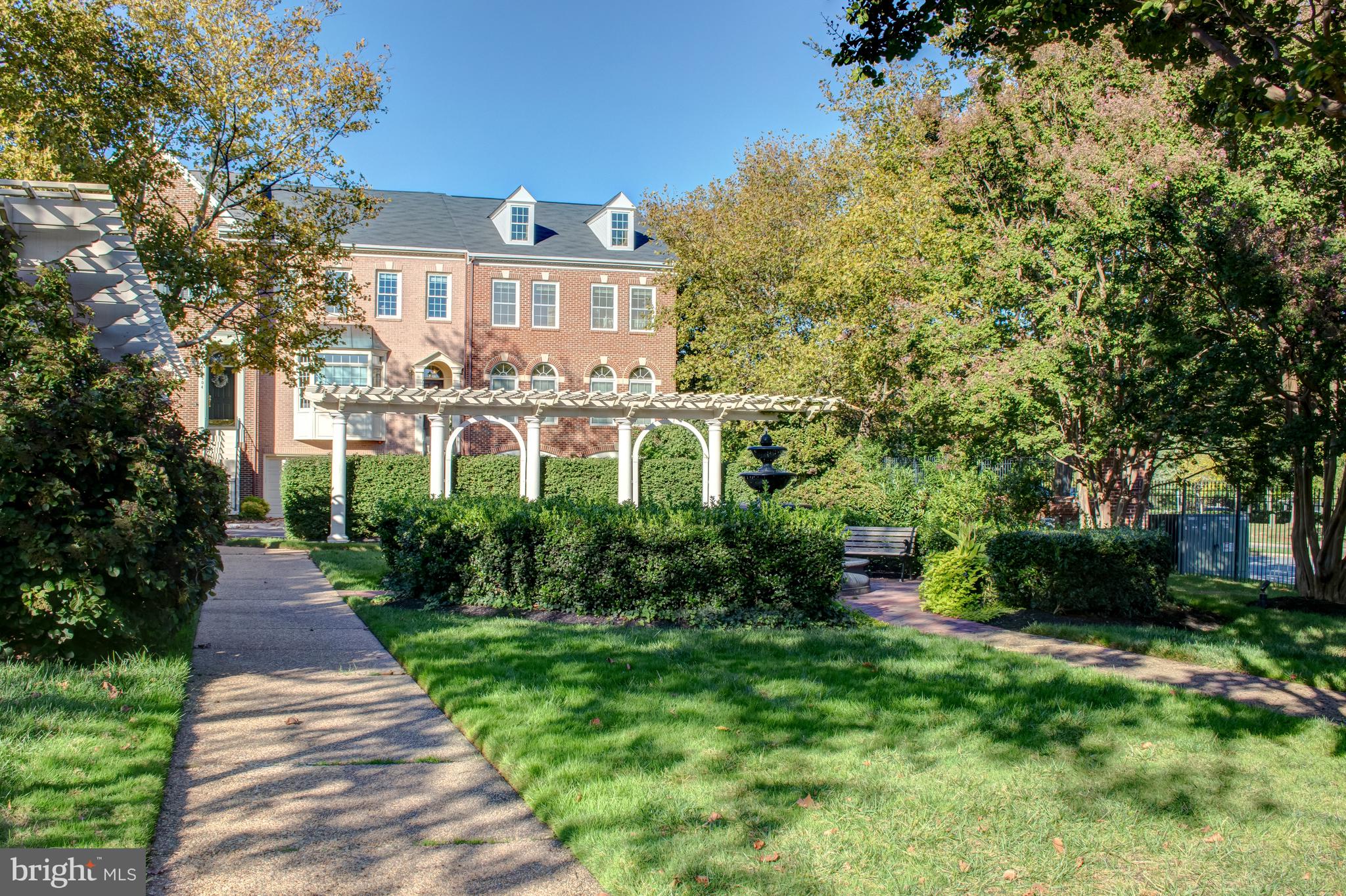 CHANCERY SQUARE - Residential