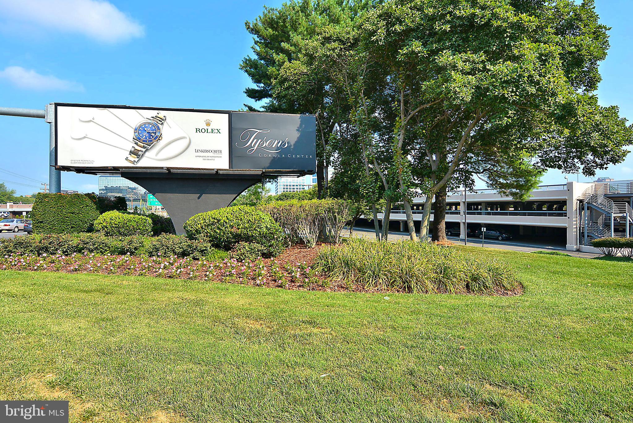 WESTMORELAND SQUARE - Residential