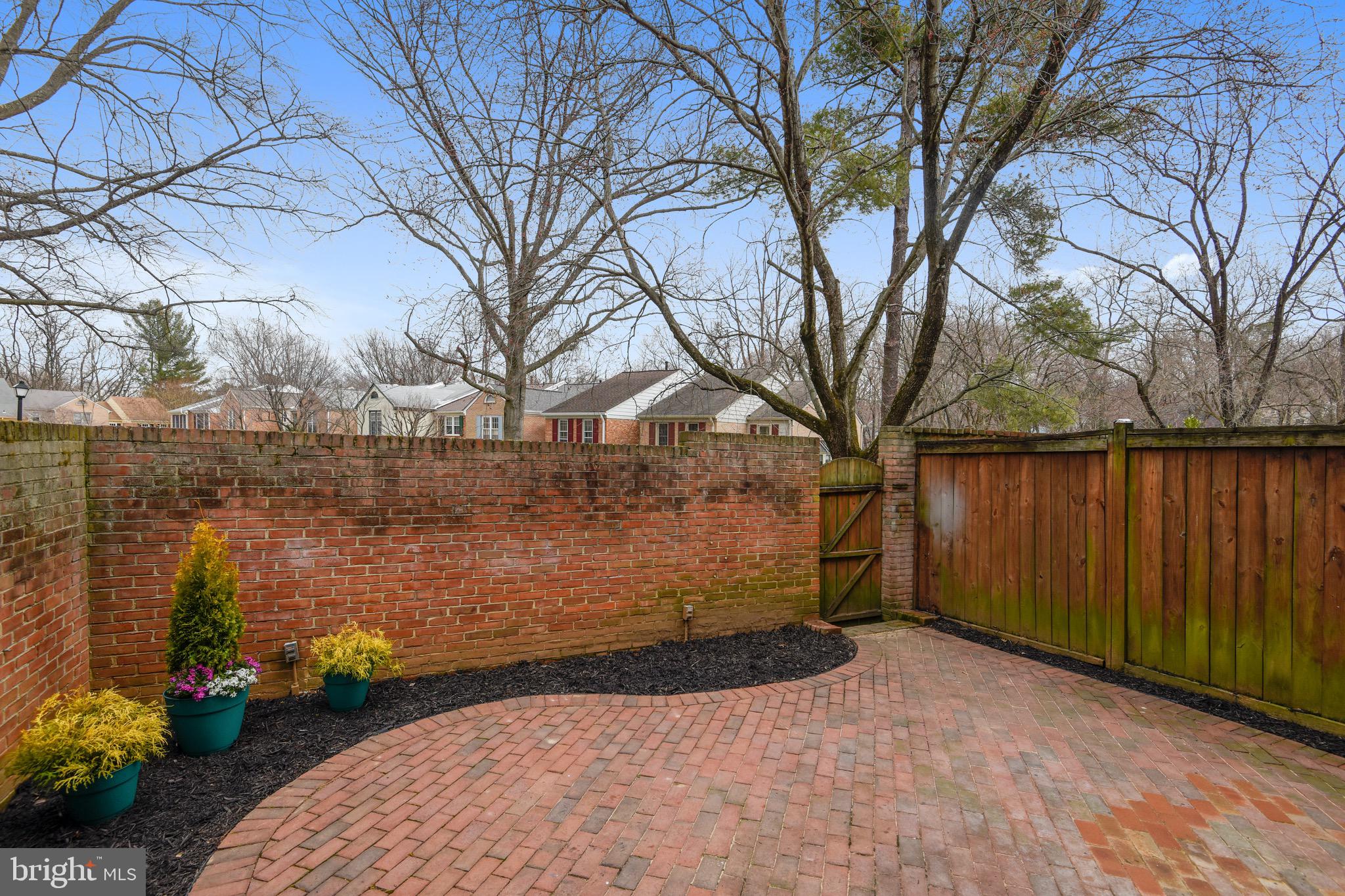 WESTMORELAND SQUARE - Residential