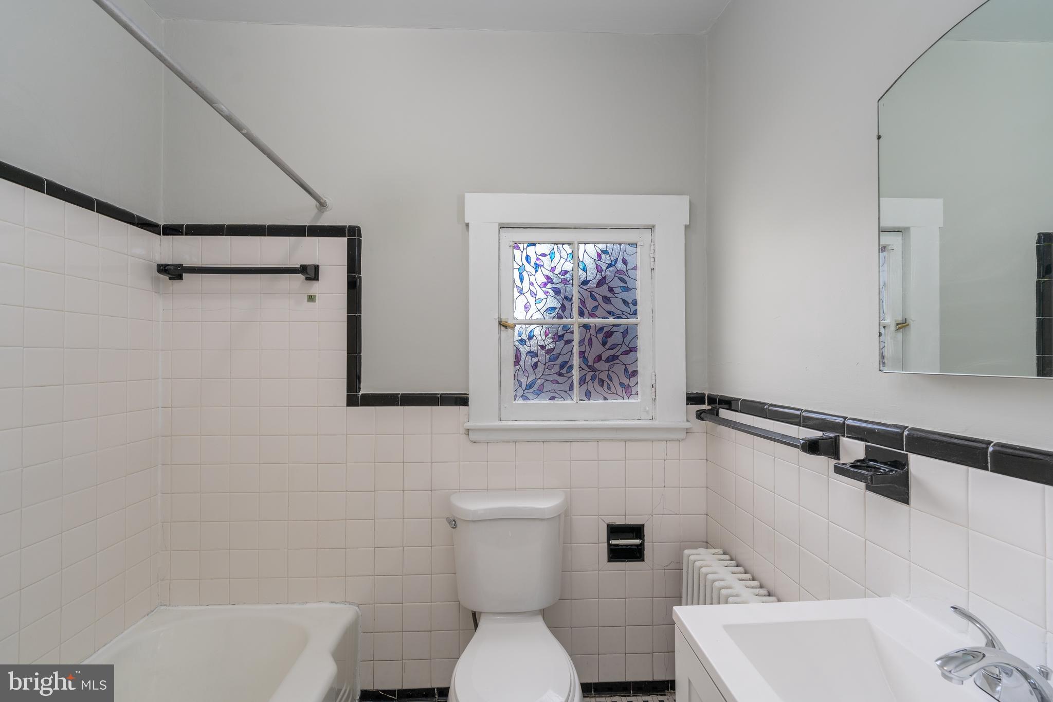 OAKENSHAWE HISTORIC DISTRICT - Residential Lease