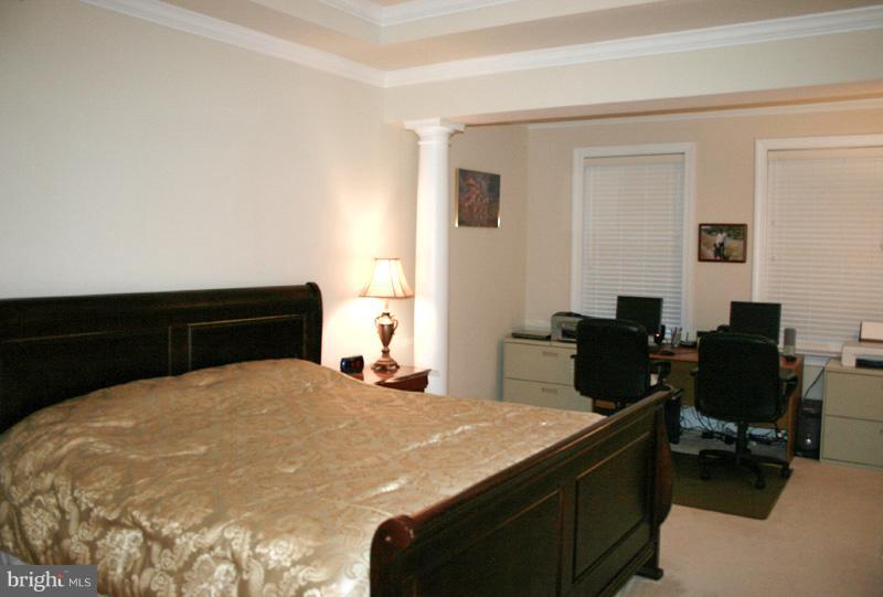 THE GREENBRIER CONDO - Residential Lease