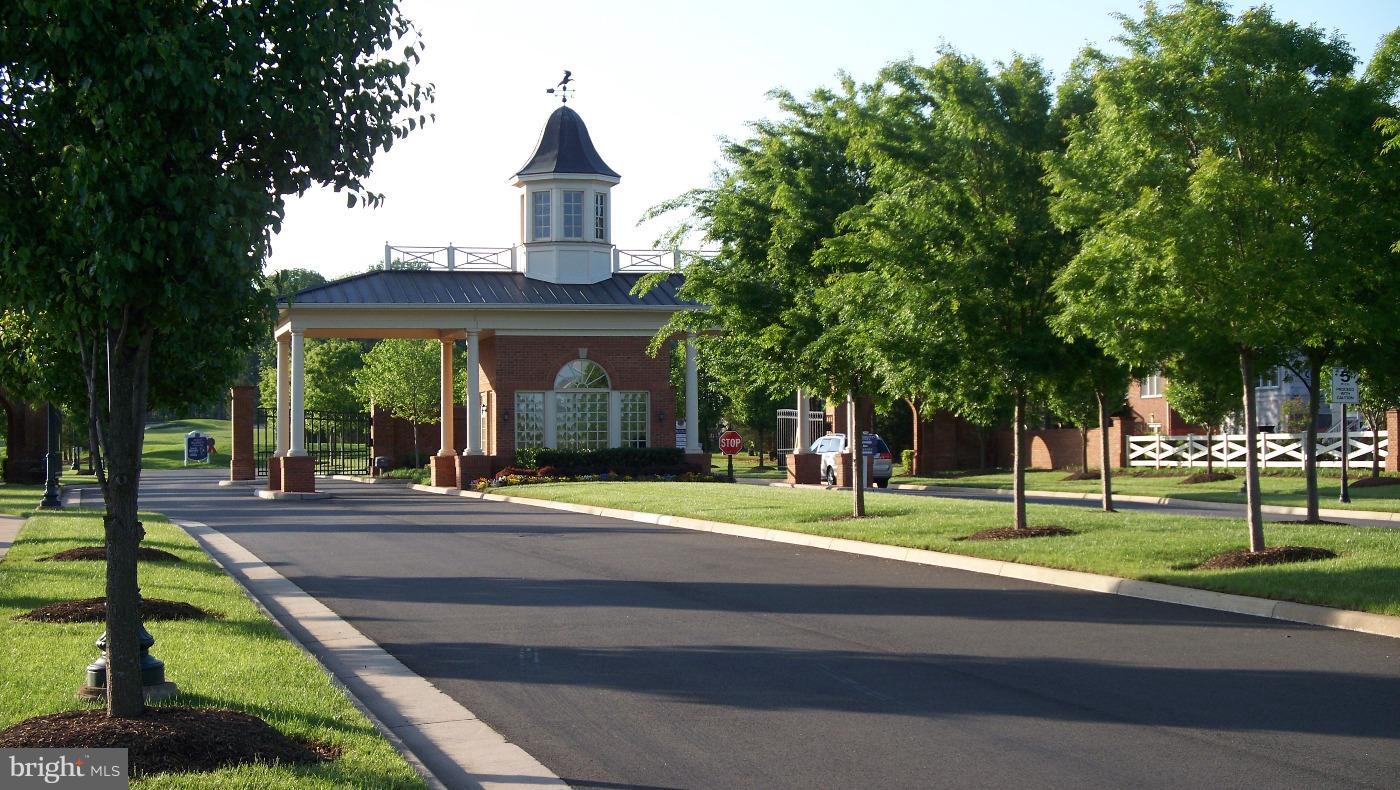 THE GREENBRIER CONDO - Residential Lease