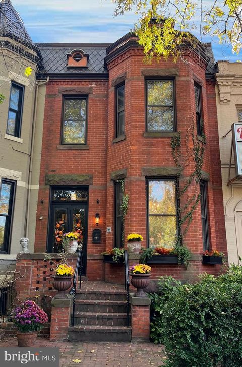 811 MASSACHUSETTS AVENUE NE WASHINGTON DC 20002