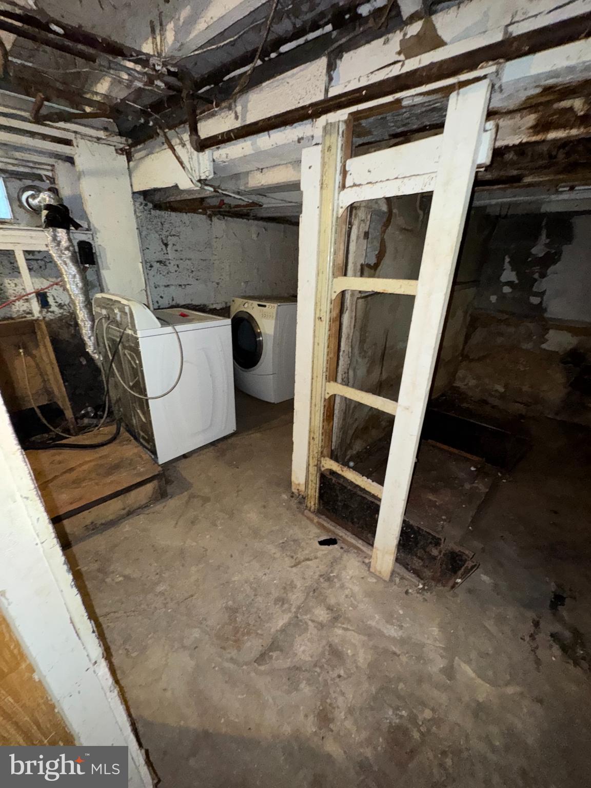 WINDSOR HILLS - Residential