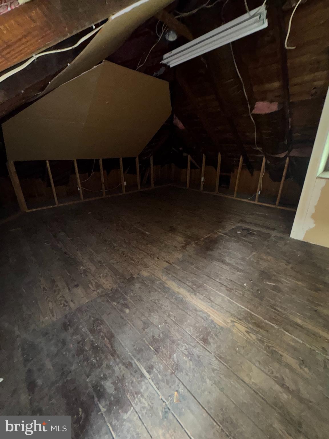 WINDSOR HILLS - Residential