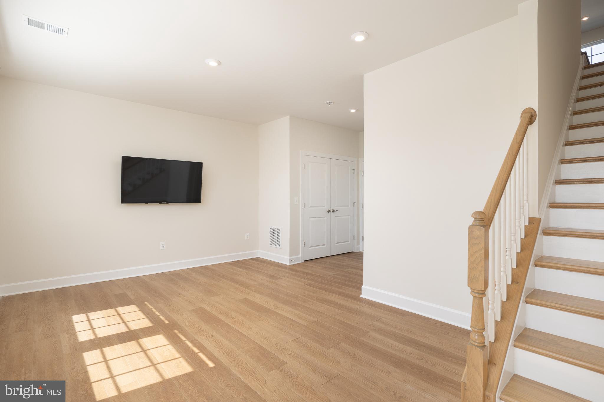 HAYMARKET CROSSING - Residential