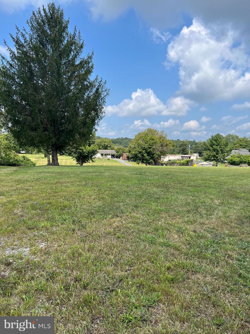 **HEALTH DEPT WELL & SEPTIC DOCS AVAILABLE IN DISCLOSURES
Welcome to 266 Big Spring Drive – A Hidden Gem in Jefferson County!
This charming 3-bedroom, 1-bath home sits on a spacious and beautifully maintained 1.16-acre lot in the peaceful Hidden River subdivision. Though vacant for several years, the interior remains impressively well preserved, offering a rare opportunity to restore a home with character and potential.
The property is in need of a full rehab, including a new roof, making it ideal for buyers looking to customize their dream home or investors seeking a rewarding project. A well and septic system are already in place, adding value and convenience.
Enjoy a fully intact chain-link fenced backyard, complete with the nostalgic touch of an original clothesline—just add new line for that fresh air-dried laundry experience. The lot has been lovingly maintained, allowing you to focus on bringing the home back to life.
Located in an established neighborhood with no HOA, this property offers tranquility and flexibility. Whether you're planning to renovate and reside or restore and resell, 266 Big Spring Drive is a canvas waiting for your vision.