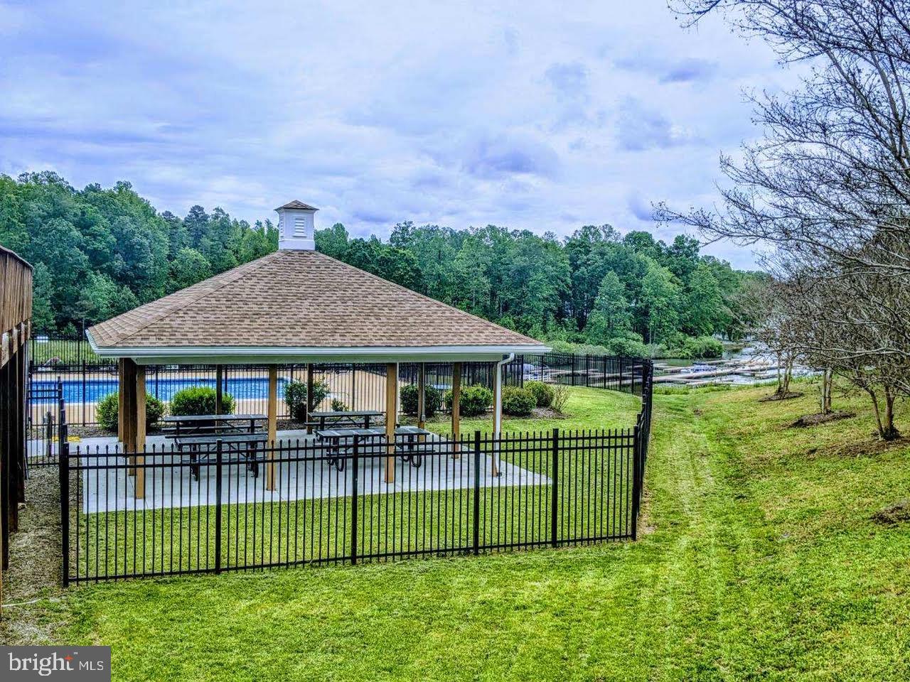 THE WATERS AT LAKE ANNA - Residential